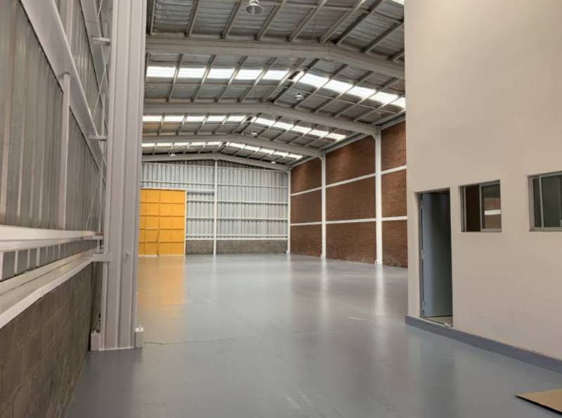 GALPN C/ OFICINA EN CONDOMINIO - VALLE GRANDE-LA ...